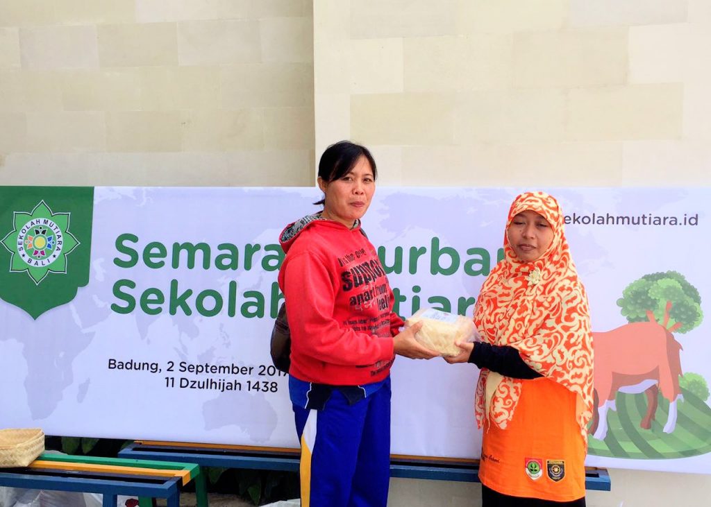 Dukung Qurban Ramah Lingkungan Sekolah Mutiara Bali 