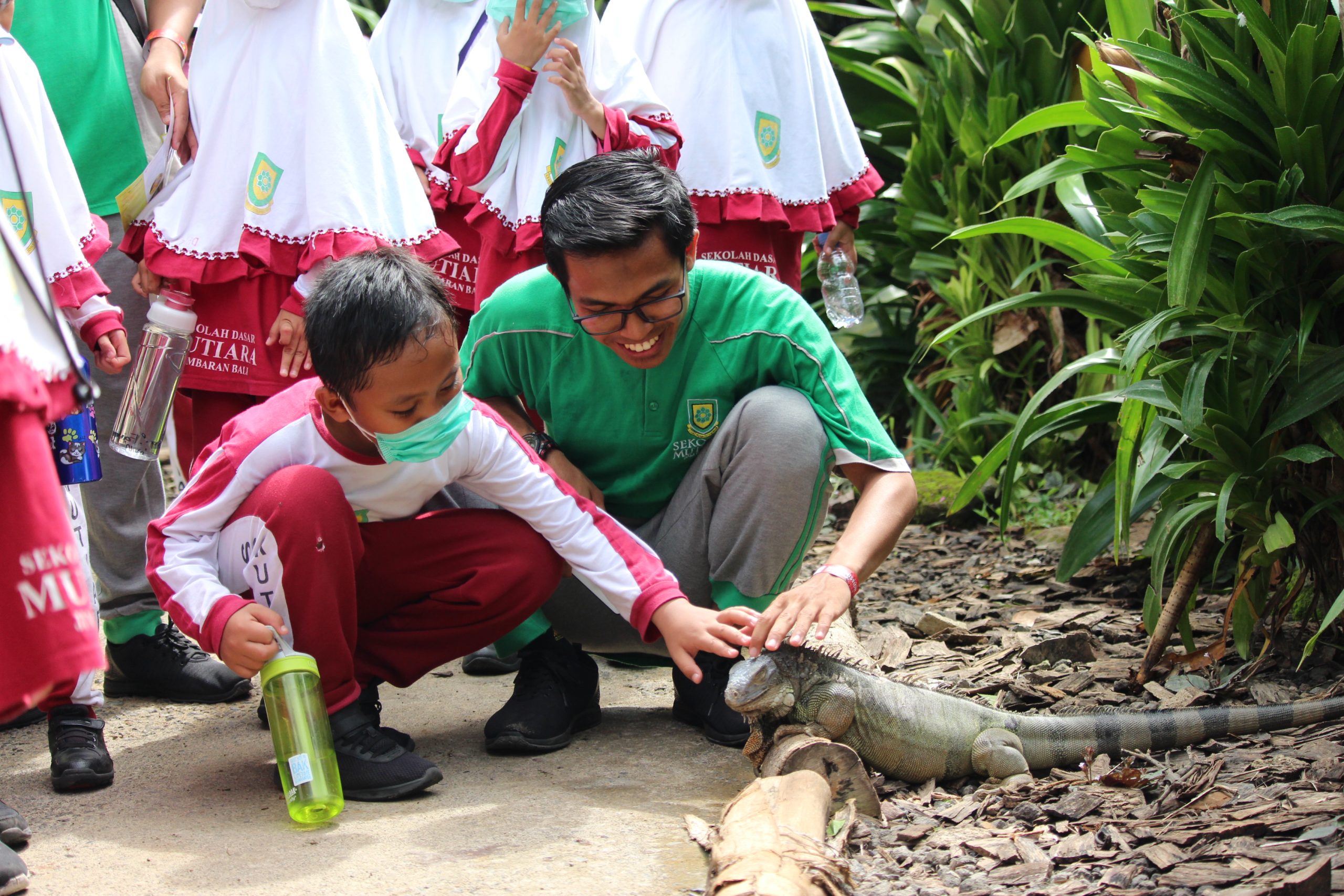 Outing SD Mutiara, Melali Sambil Melajah ke Bali Zoo